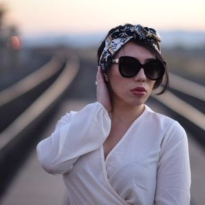 Meet your Posher, Roni-jo